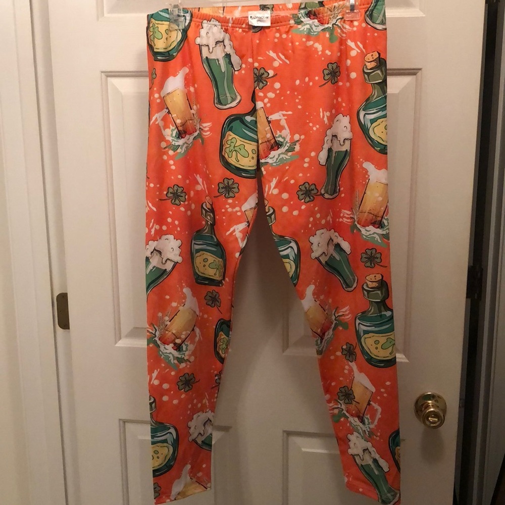 St. Patrick’s Day Green Beer Leggings